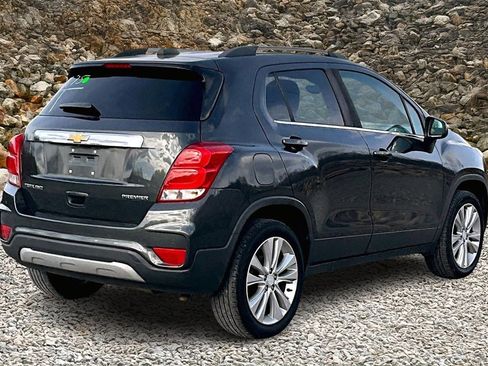 Used 2020 Chevrolet Trax Premier image 2