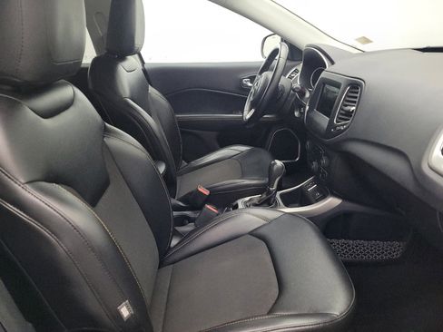 Used 2020 Jeep Compass Latitude image 21