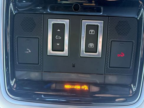 Used 2022 Land Rover Range Rover Velar S image 20