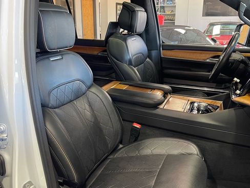 Used 2022 Jeep Grand Wagoneer Series III w/ Rear Seat Video Group 1 image 47