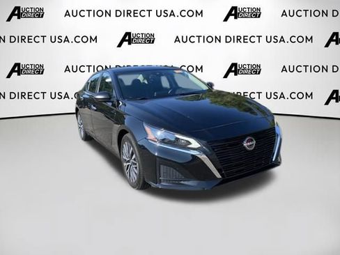 Used 2024 Nissan Altima 2.5 SV FWD image 5