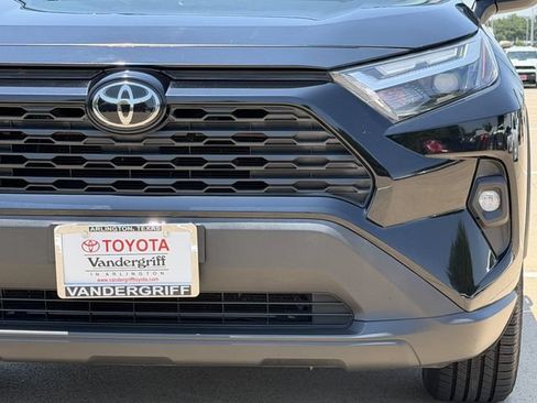 Used 2022 Toyota RAV4 XLE Premium FWD image 10