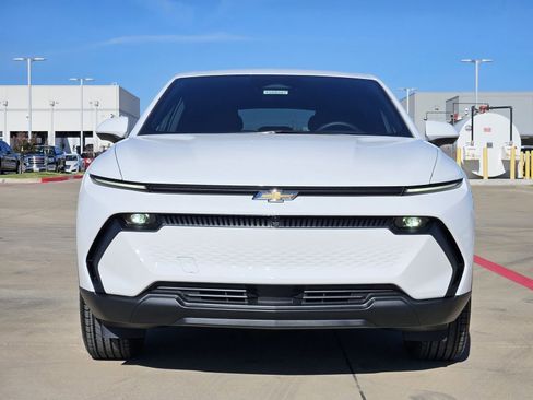 New 2026 Chevrolet Equinox EV LT image 6