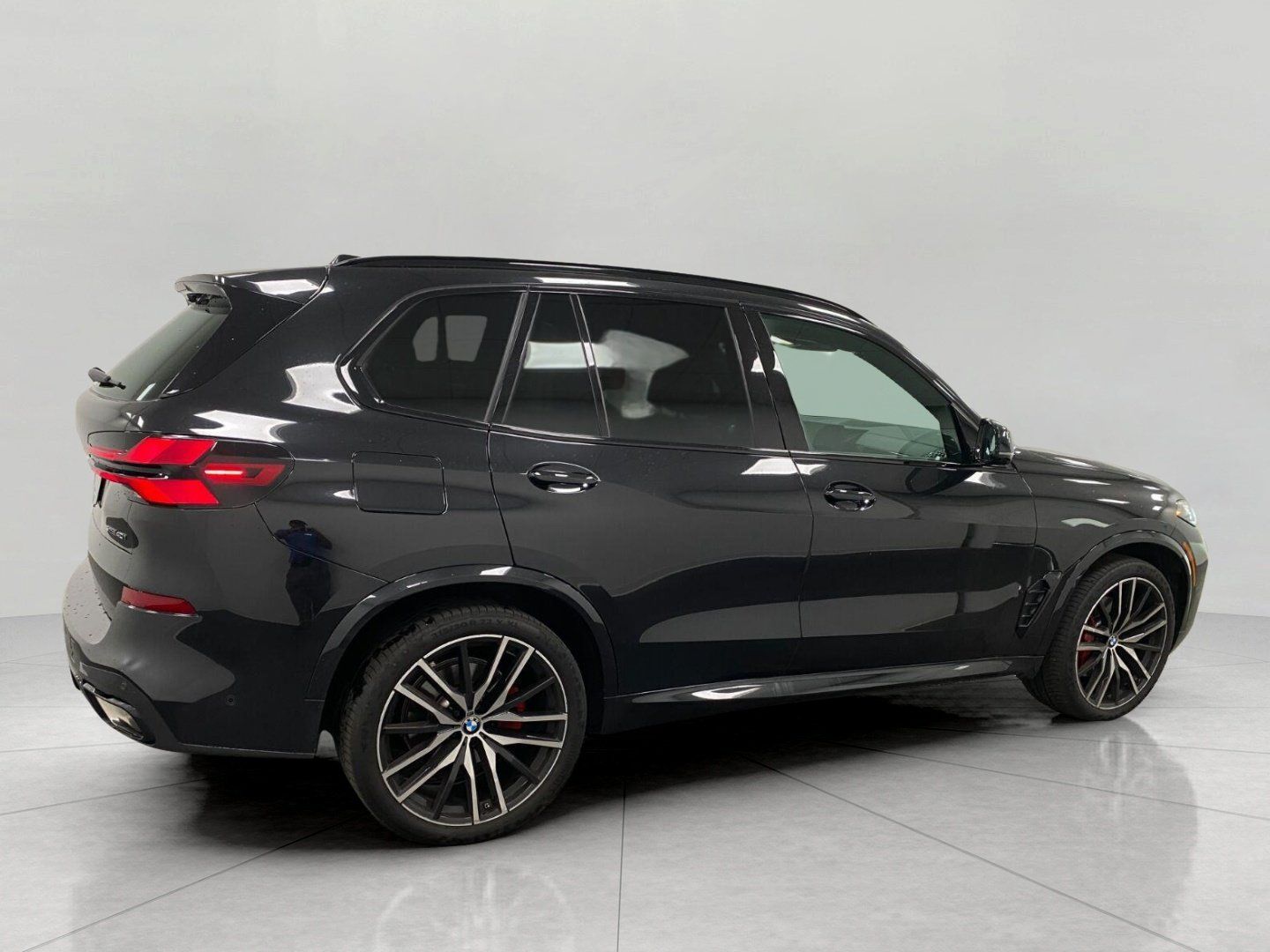 Used 2026 BMW X5 sDrive40i w/ Executive Package RWD image 3
