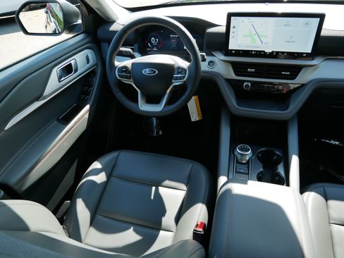 Used 2026 Ford Explorer Active w/ Active Comfort Package AWD/4WD image 9