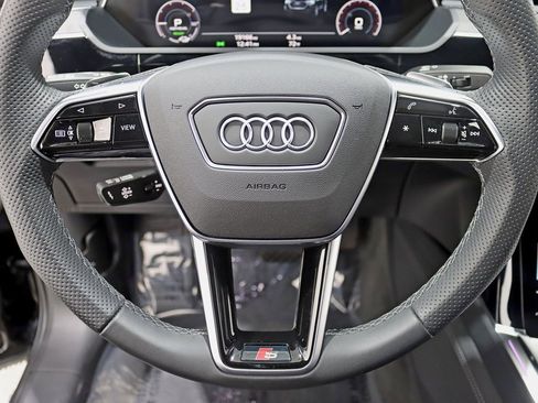 Used 2022 Audi e-tron S Prestige w/ Prestige Package image 14