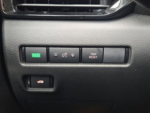 Used 2025 Nissan Sentra SR image 19