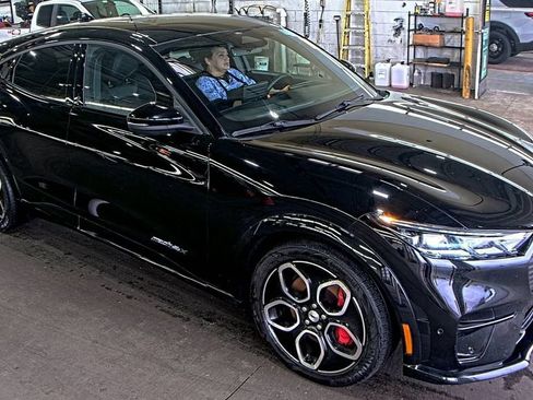 Used 2021 Ford Mustang Mach-E GT image 3