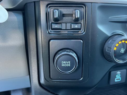 Used 2023 Ford F450 XL w/ XL Chrome Package image 25