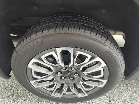 Used 2023 GMC Sierra 1500 Denali Ultimate AWD/4WD image 41