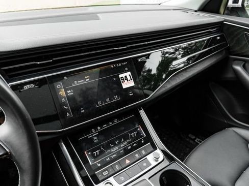 Used 2023 Audi Q8 Premium AWD/4WD image 16