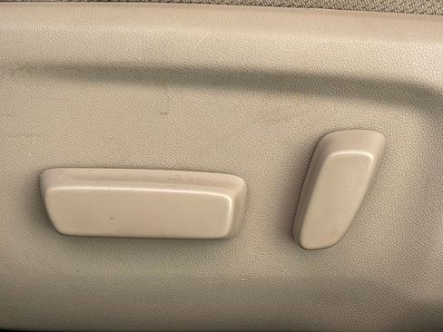 Used 2012 Toyota Camry LE image 9