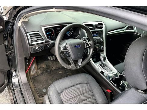 Used 2016 Ford Fusion SE image 10