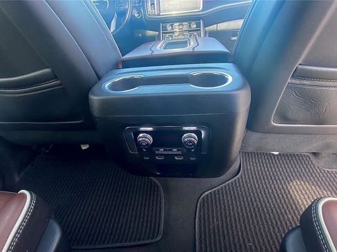 Used 2023 GMC Yukon XL Denali Ultimate image 10