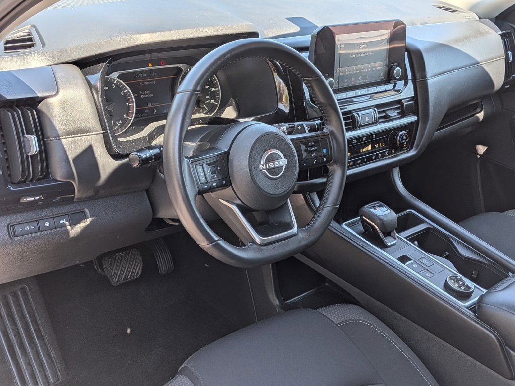 Used 2025 Nissan Pathfinder SV AWD/4WD image 10
