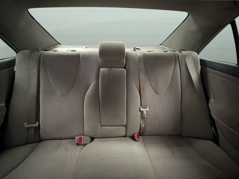 Used 2011 Toyota Camry FWD image 18