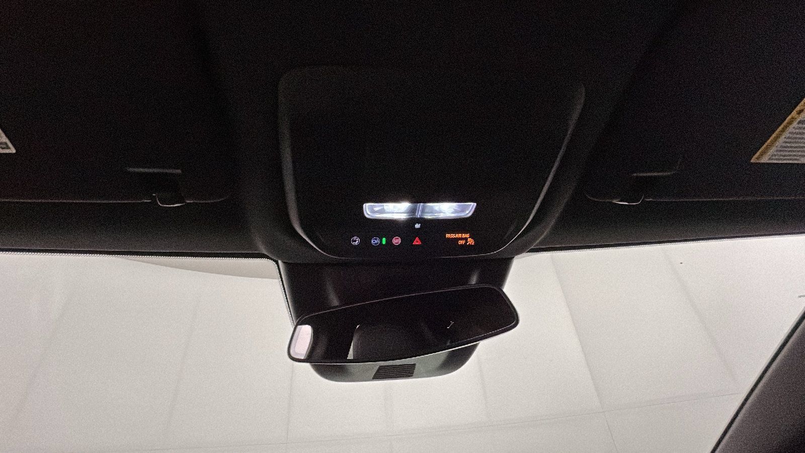 Used 2024 Chevrolet Equinox EV RS FWD image 31