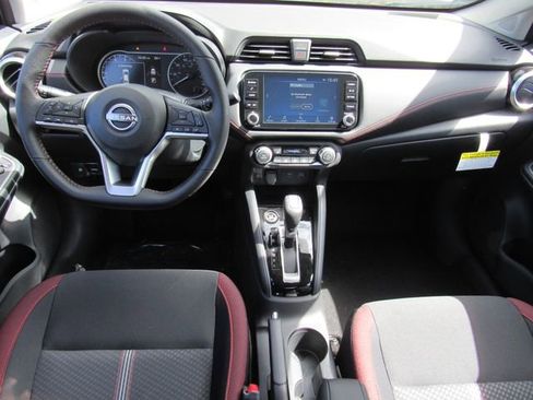 New 2025 Nissan Versa SR w/ Trunk Package image 15