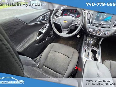 Used 2016 Chevrolet Malibu LT FWD image 12