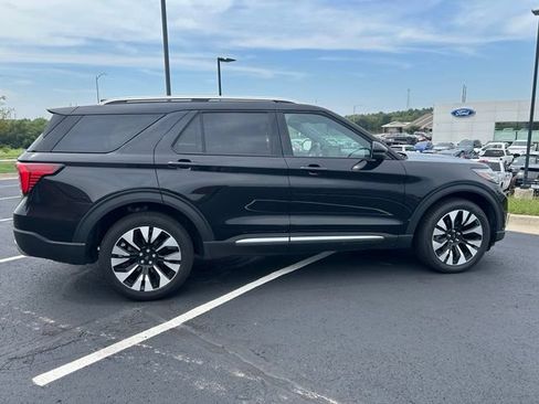 Used 2025 Ford Explorer Platinum w/ LUX Leather Package AWD/4WD image 17