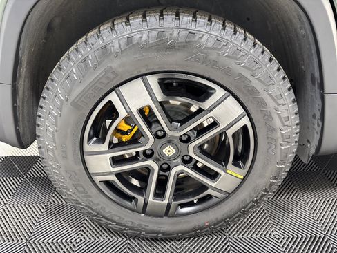 Used 2023 Rivian R1T Adventure image 12