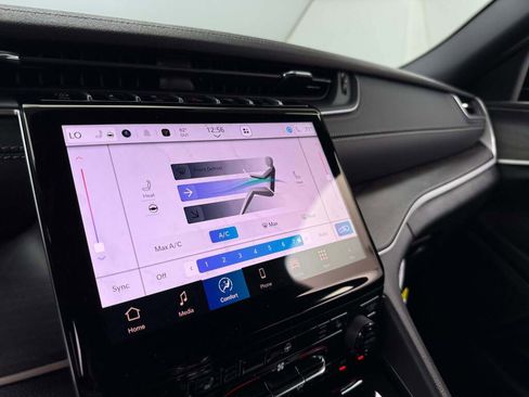 New 2025 Jeep Grand Cherokee Limited image 29