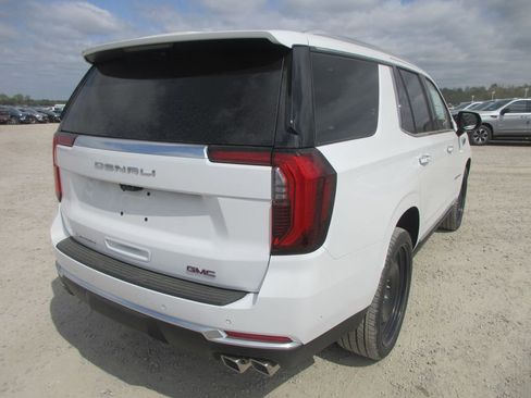 New 2026 GMC Yukon Denali image 4