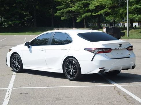 Used 2022 Toyota Camry SE w/ Audio Upgrade Package FWD image 24
