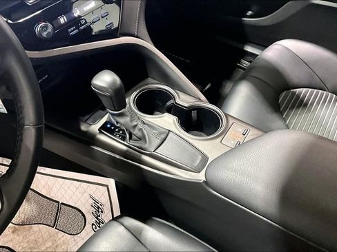 Used 2024 Toyota Camry SE image 18