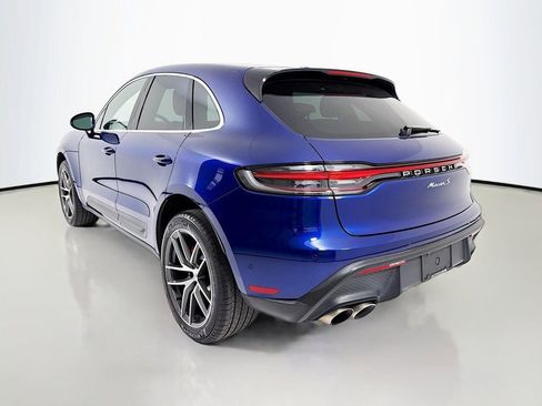 Certified 2022 Porsche Macan S image 3