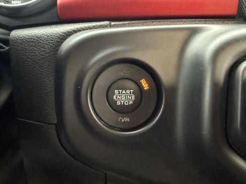 Used 2022 Jeep Gladiator Rubicon w/ Cold Weather Group image 22