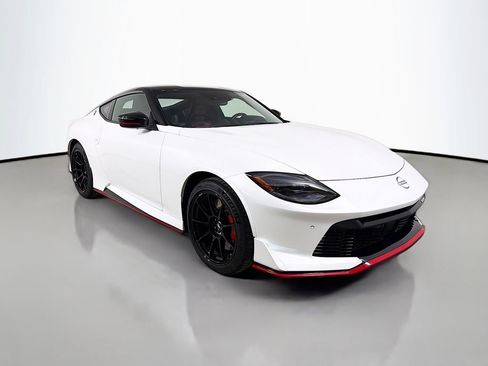 Used 2024 Nissan Z NISMO w/ Floor Mat Package RWD image 4
