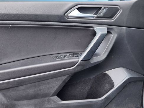 Used 2019 Volkswagen Tiguan SE AWD/4WD image 19