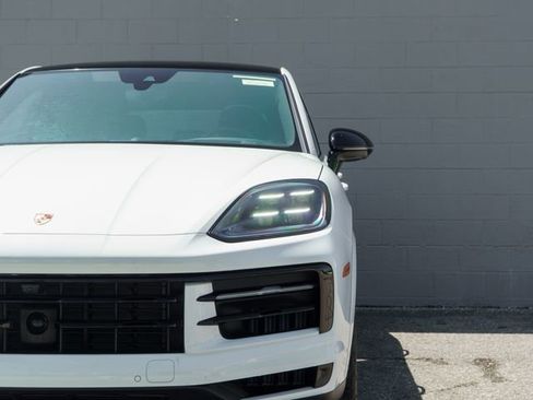Certified 2026 Porsche Cayenne Coupe AWD/4WD image 11