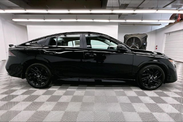 New 2027 Nissan Sentra SR w/ SR Premium Package FWD image 19