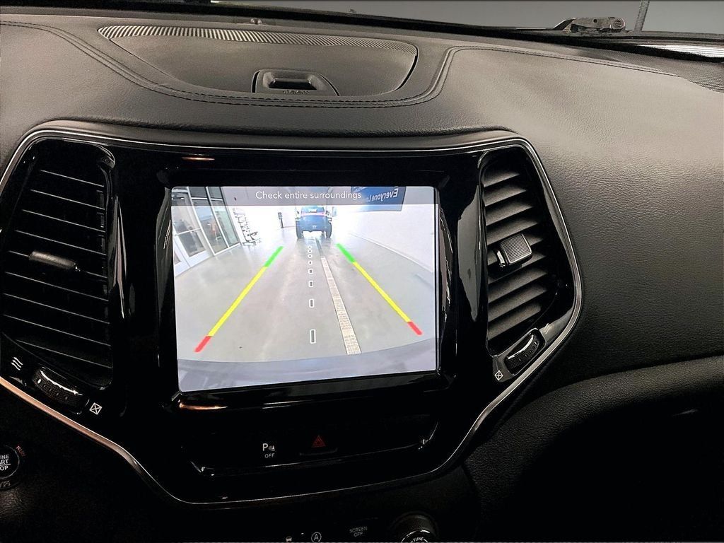 Used 2020 Jeep Cherokee Limited AWD/4WD image 19