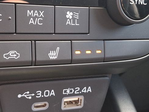 Certified 2026 Subaru Outback Premium AWD/4WD image 26