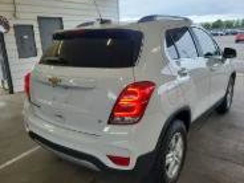 Used 2020 Chevrolet Trax LT AWD/4WD image 3