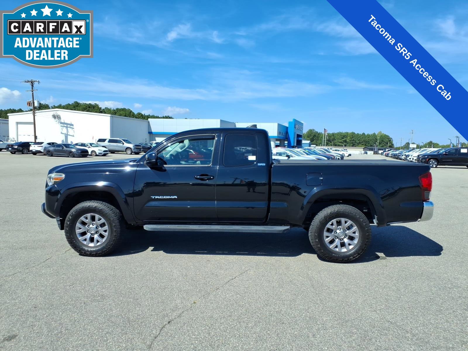 Used 2018 Toyota Tacoma SR5 w/ SR5 Appearance Package (SM) AWD/4WD image 2