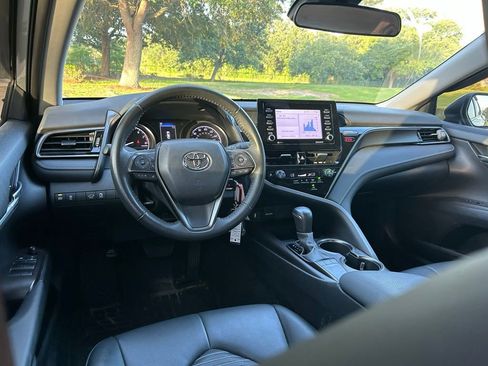 Used 2023 Toyota Camry SE FWD image 13