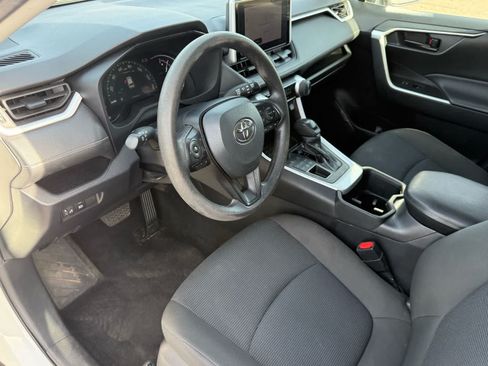 Used 2023 Toyota RAV4 LE AWD/4WD image 11