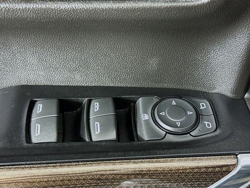 Used 2020 Chevrolet Silverado 1500 LT image 22