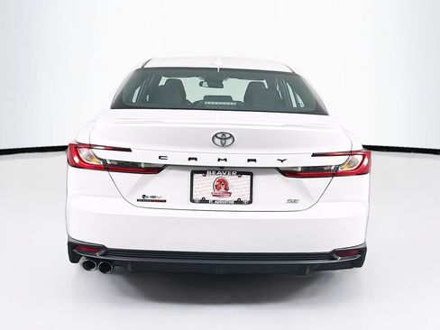 Used 2025 Toyota Camry SE FWD image 8