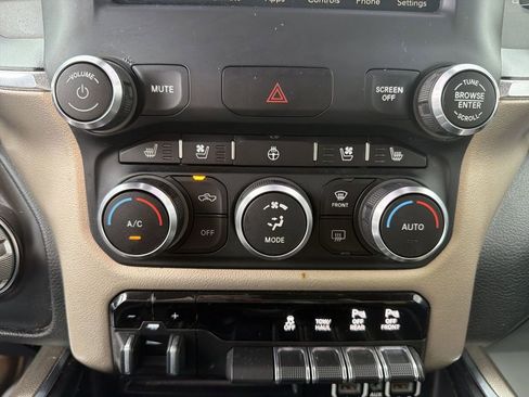 Used 2019 RAM 1500 Laramie AWD/4WD image 24
