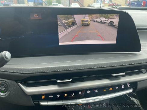 Used 2024 Cadillac XT4 Premium Luxury AWD/4WD image 9