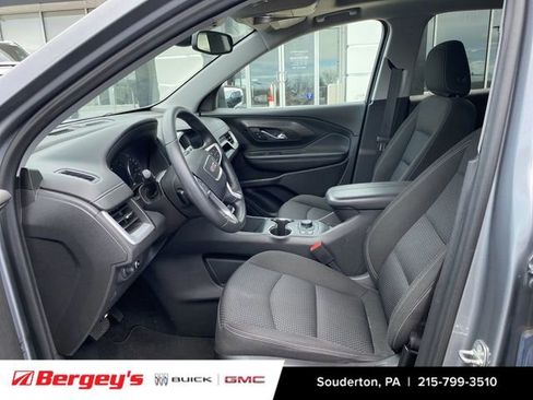 Used 2023 GMC Terrain SLE w/ Driver Convenience Package image 5