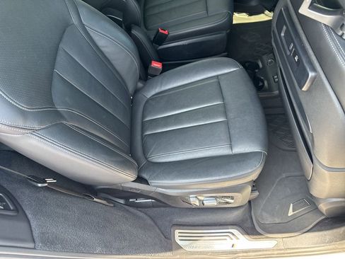 Used 2020 BMW X7 M50i w/ Luxury Seating Package AWD/4WD image 30