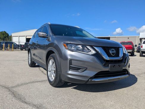 Used 2019 Nissan Rogue S w/ Special Edition Package FWD image 2
