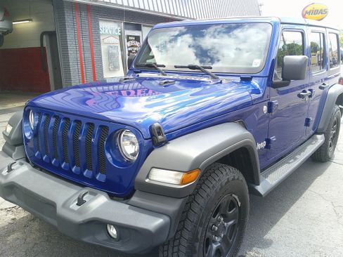 Used 2018 Jeep Wrangler Unlimited Sport AWD/4WD image 16