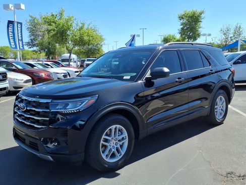 Certified 2026 Ford Explorer Active RWD image 8